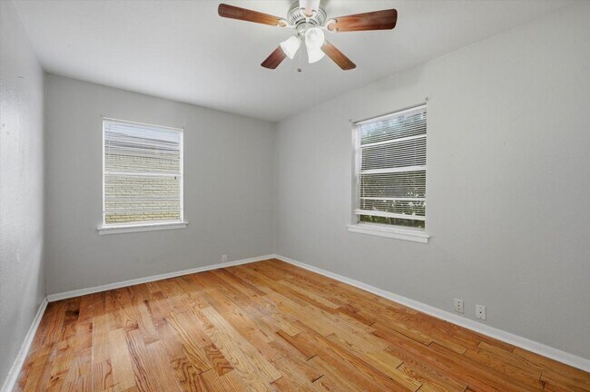 Building Photo - 2521 Hickory St
