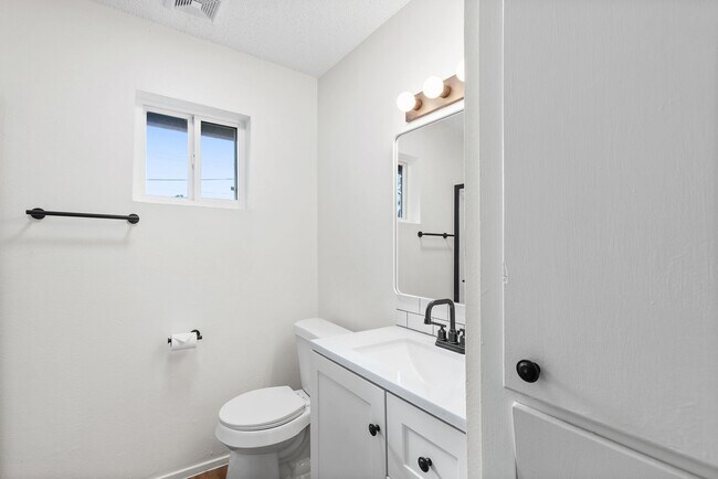 Building Photo - Immaculately Improved 2 Bedroom / 1 Bathroom Duplex & Immediately Available! - 50% Off One Full M...