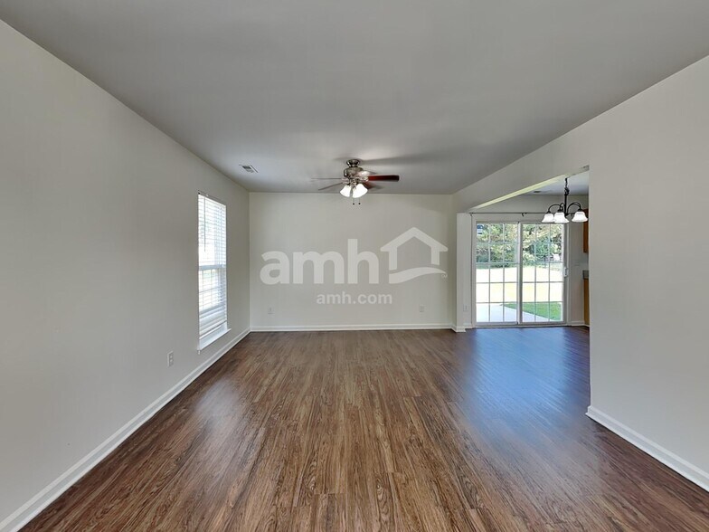 Building Photo - 7014 Honey Tree Ln