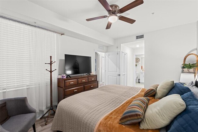 Building Photo - 5651 Double Eagle Cir