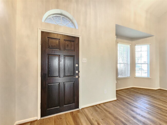Building Photo - 21827 Sierra Long Dr