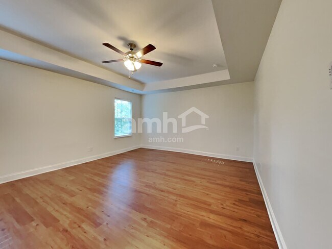 Building Photo - 3041 Greenmont Cir