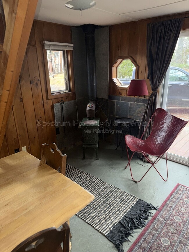 Building Photo - 115 Pinewoods Trail