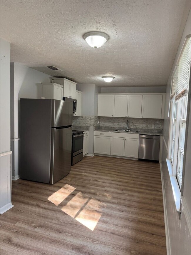 Building Photo - Charming 3BR House in Macon