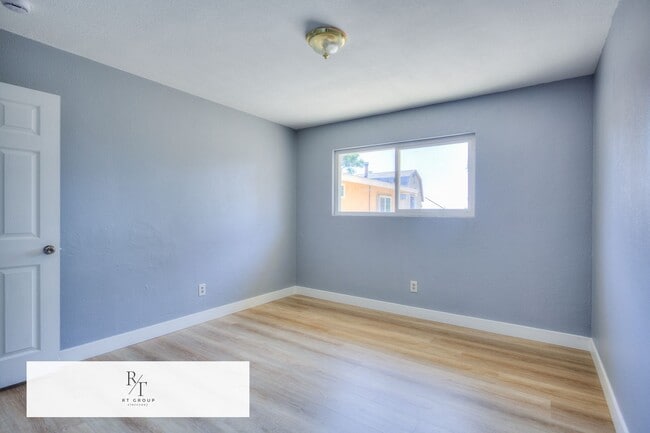 Building Photo - Spacious 4-Bedroom Home on Nearly 1 Acre –...