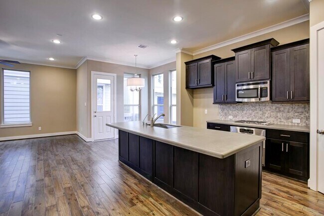 Building Photo - 1517 Hatcher Spring Ln