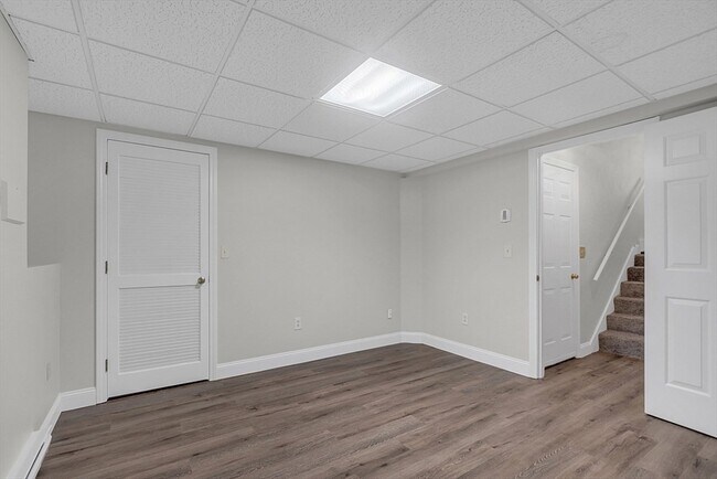 Building Photo - 67 Plantation Rd