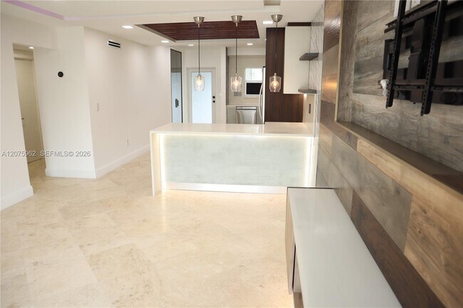 Building Photo - 13105 Ixora Ct