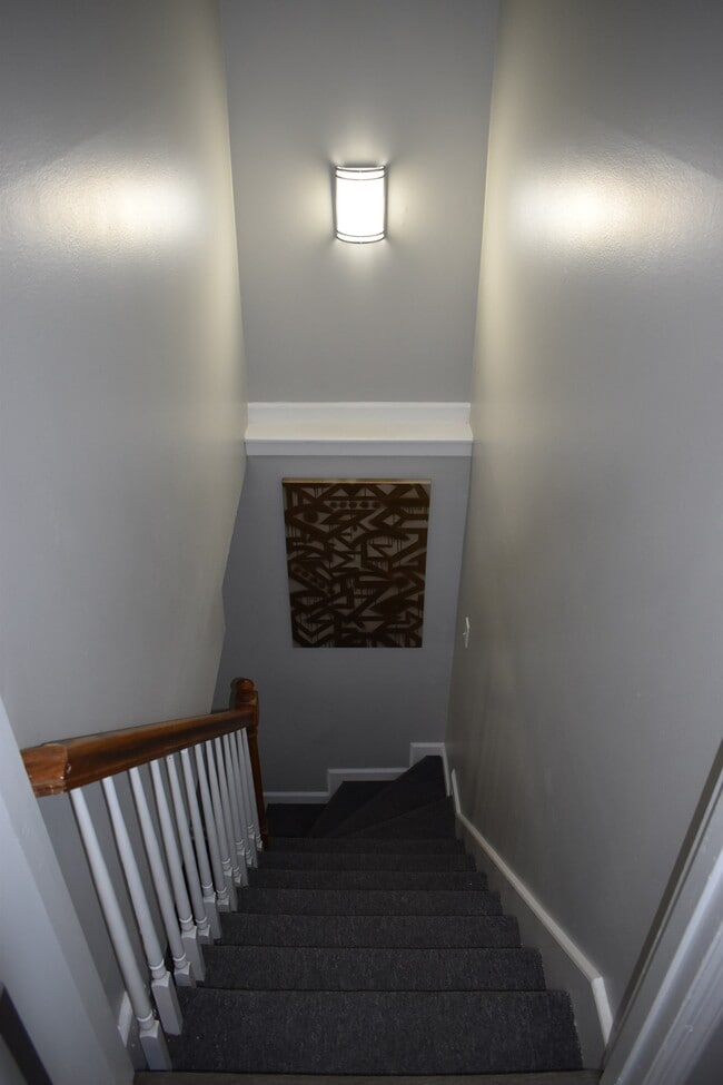 Stairwell - 610 River Rouge Dr, Unit A
