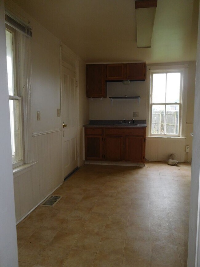 Building Photo - 147-149 N. Potomac Street