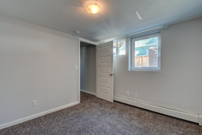 Building Photo - 4BR/2BA Beautiful Historic Home in the Highlands! AVAIL 5/15