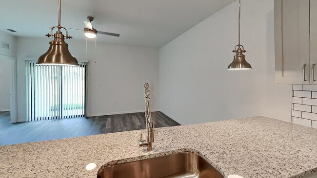 Building Photo - 4028 SW 7th Pl