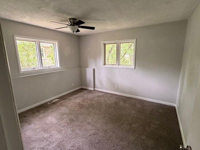 Building Photo - 1206 Tree Top Ln