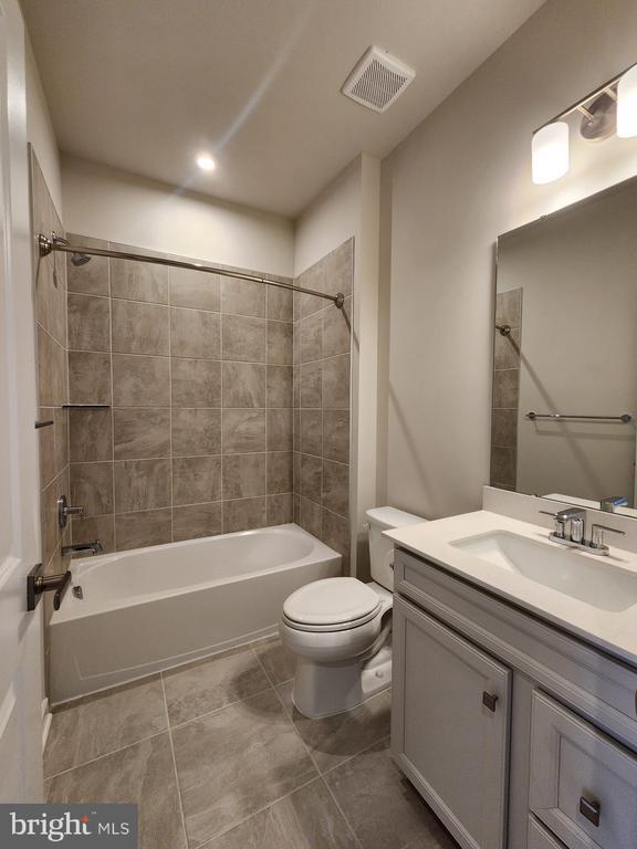 Building Photo - 9400 Tanfield Dr