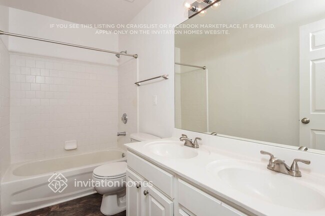 Building Photo - 1740 Bentridge Dr