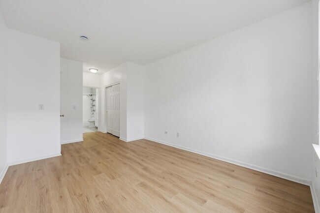Building Photo - 3133 Falling Waters Ln
