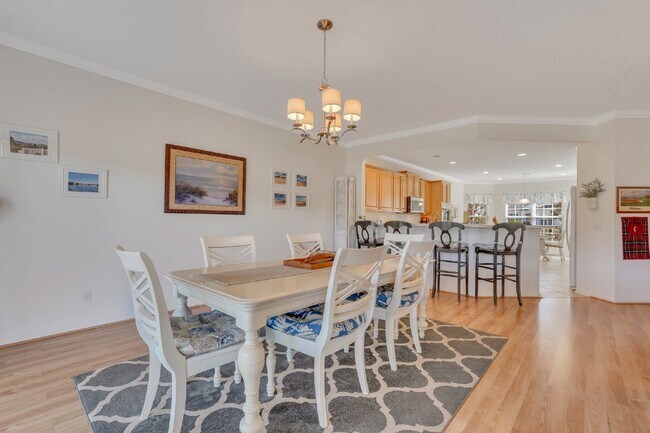 Building Photo - "Spacious Golf and Lagoon View 2 Bed, 2 Bath Rental Home in Sun City!