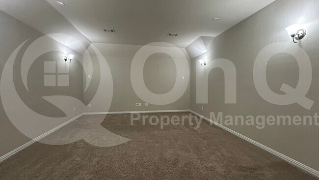 Building Photo - 2221 Candler Club Way