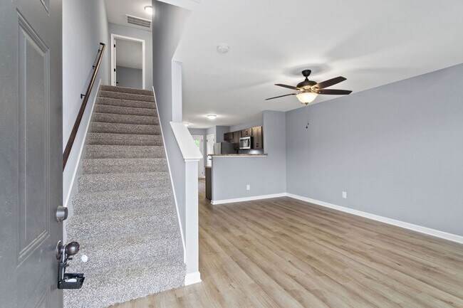 Building Photo - 288 Smithson Ln