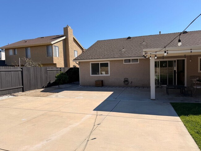 Building Photo - Nicely updated -one story home in Camarilo's desirable Mission Oaks Neighborhood
