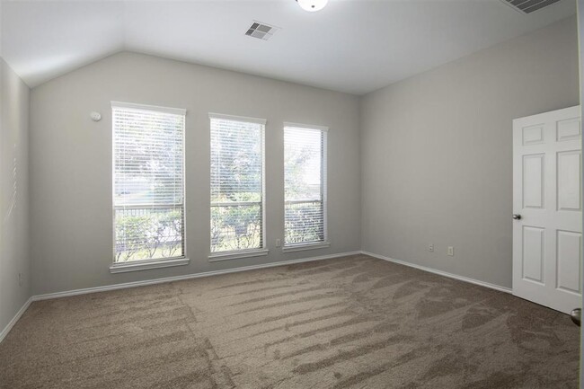Building Photo - 26007 Waldridge Dr
