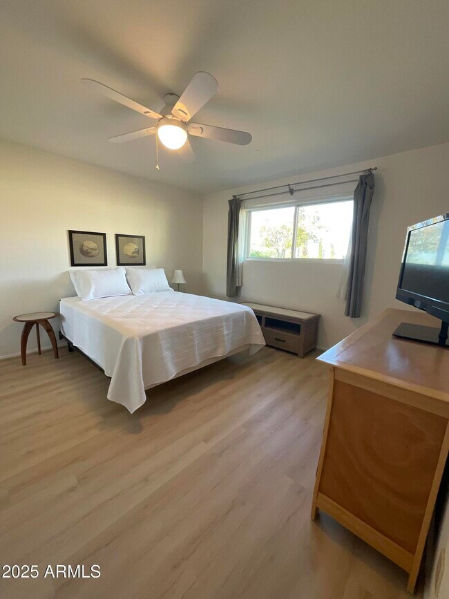 Building Photo - 6802 N 26th St