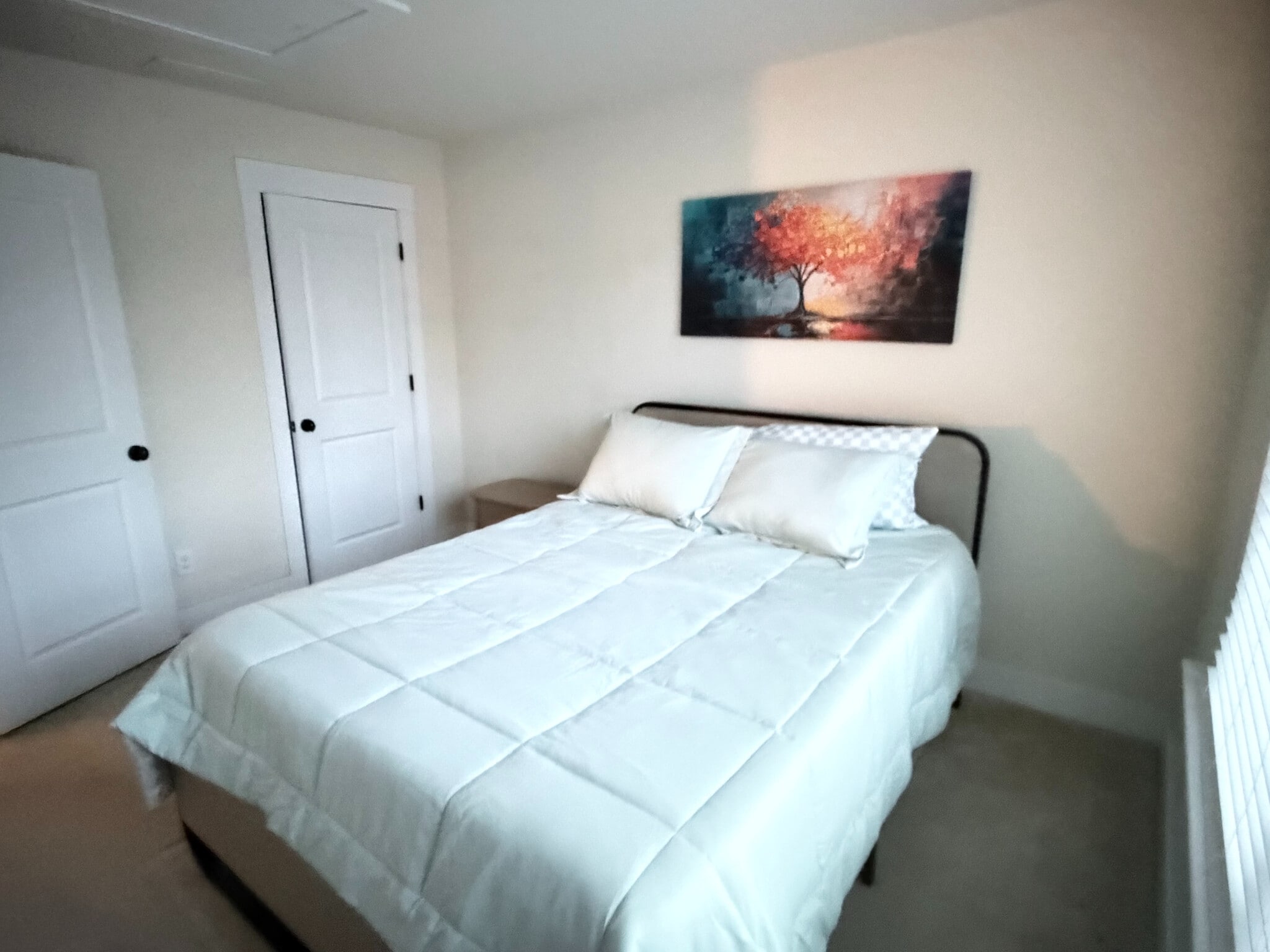 Building Photo - Room in House on Double Oaks Rd