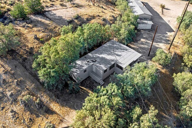 Building Photo - Affordable 2 Bedroom with Yard Space & Functional Layout