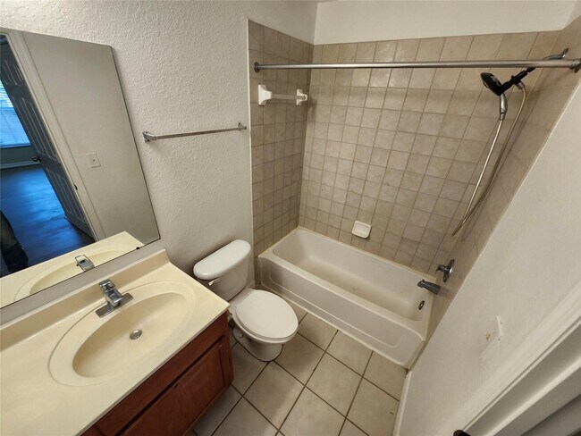 Building Photo - 14905 Pleasant Bay Ln