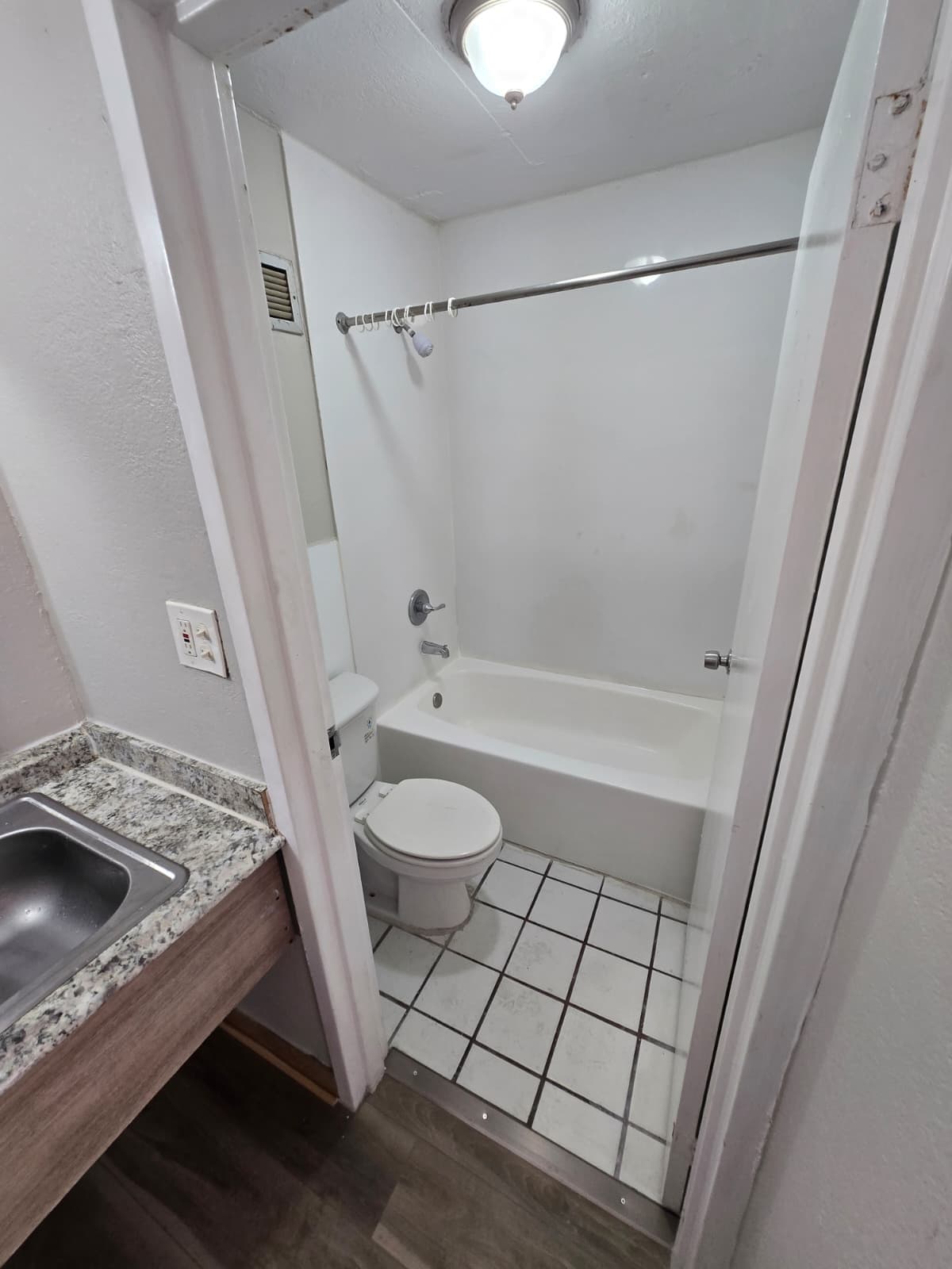 Building Photo - 7900 S Orange Blossom Trl