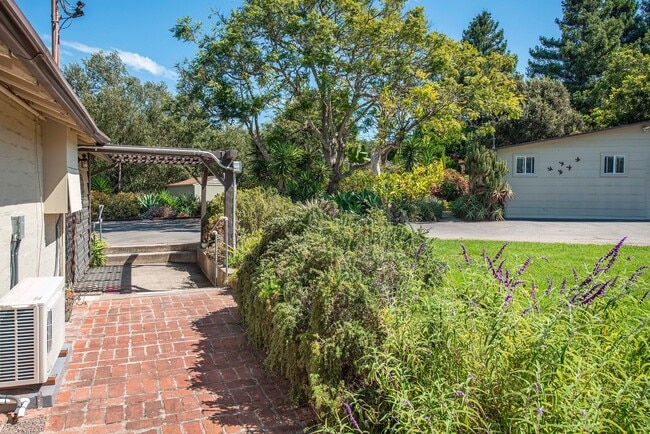 Building Photo - Charming 2-Bedroom Retreat Near More Mesa ...