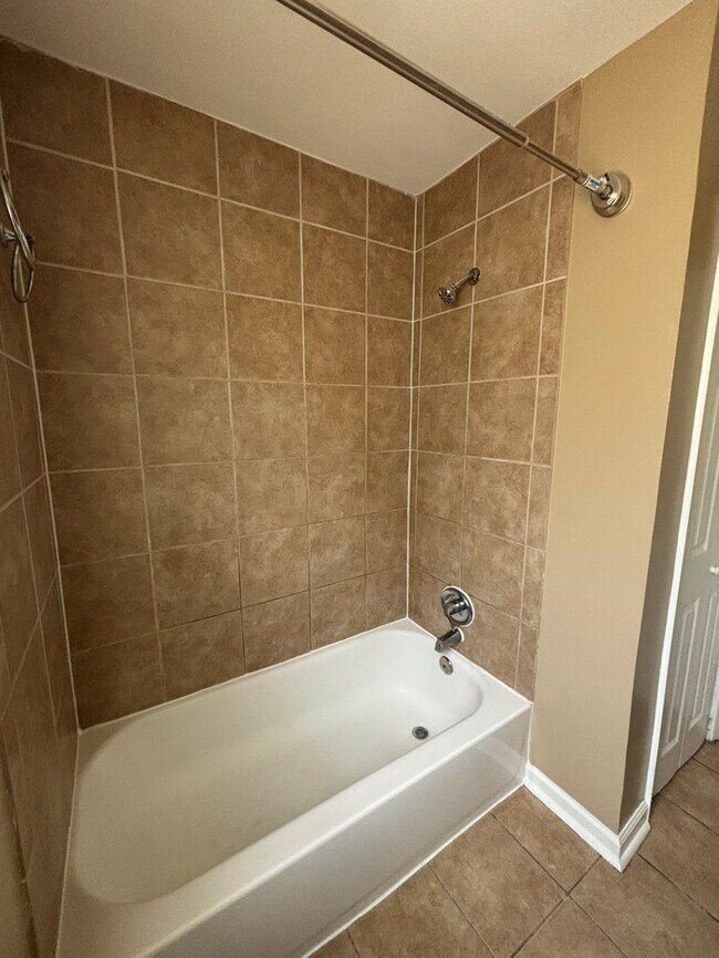 Building Photo - 3 Bedrooms plus Finished basement