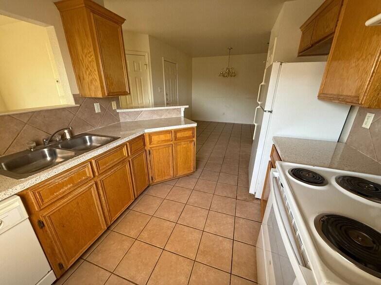 Building Photo - 1309 Nicholas Cir