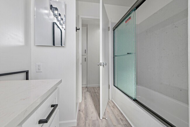 Building Photo - 1507 Brookvale Dr