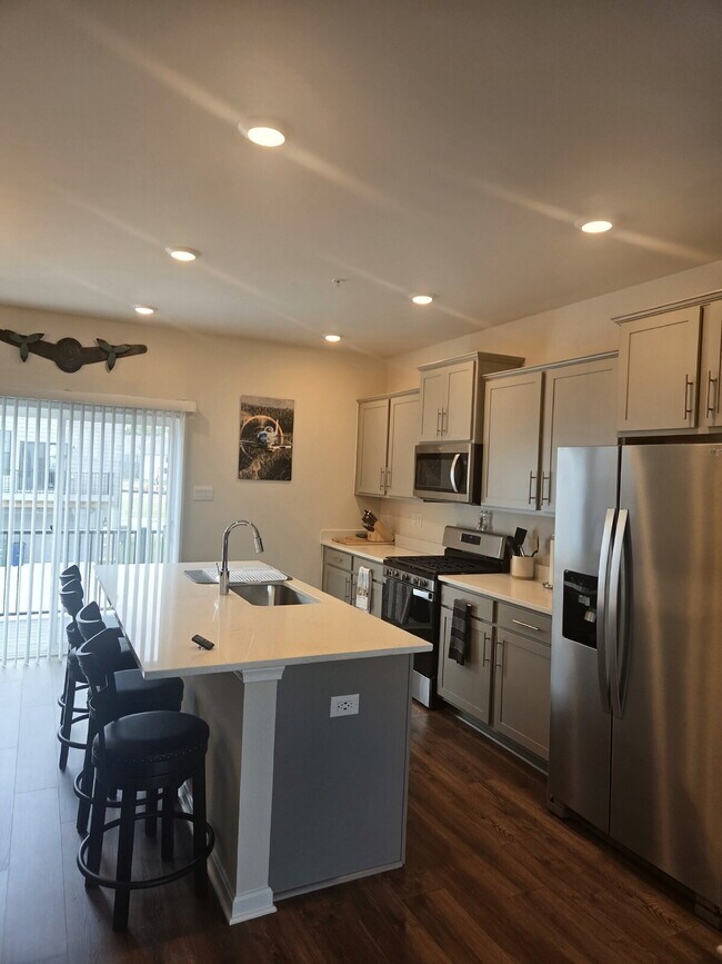 Building Photo - "Experience Modern Comfort: Mostly Furnished 3-Bed, 3.5-Bath Townhouse in Renn Quarter"