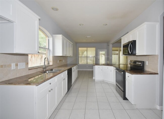 Building Photo - 20703 Whitevine Way