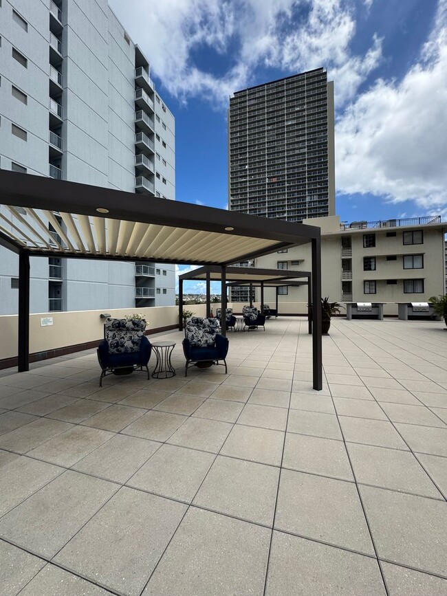 Building Photo - 1 Bed 1 Bath renovated with parking at Alo...