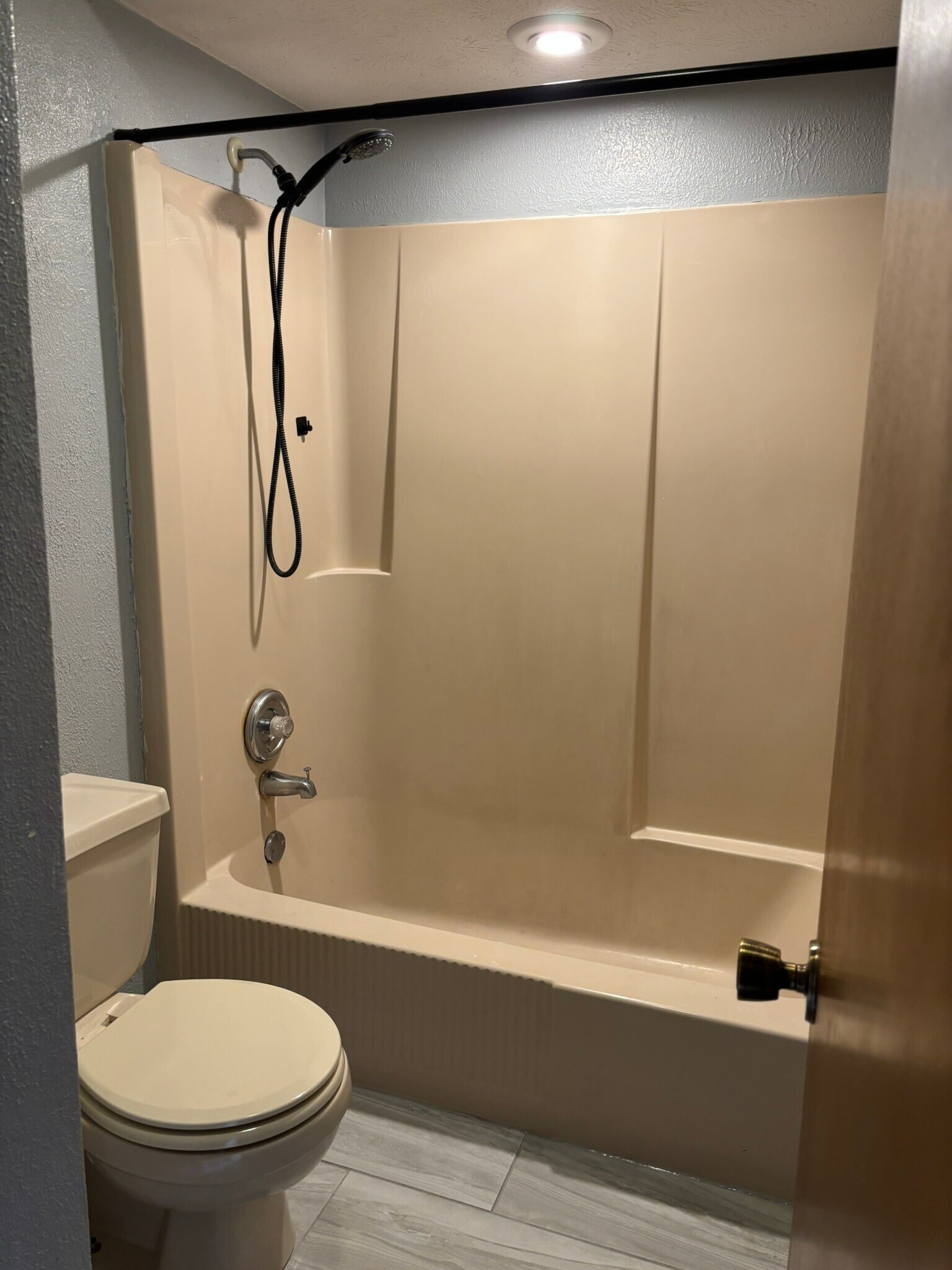 Building Photo - 6172 Brynwood Dr