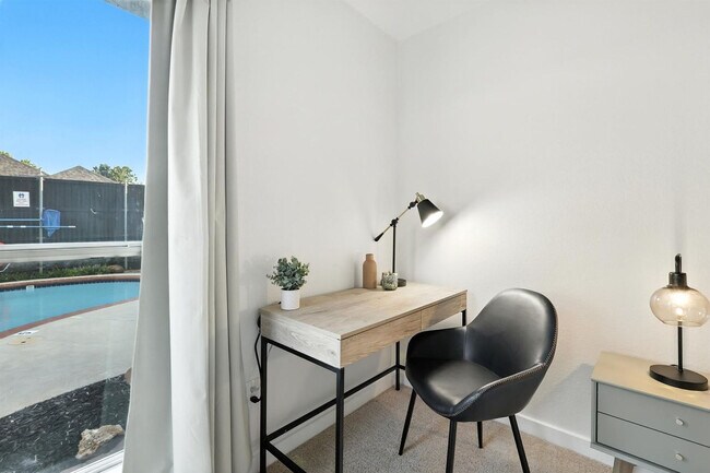 Building Photo - 11911 Rocky Point Dr