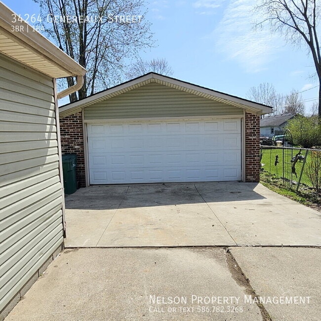 Building Photo - 34264 Genereaux St