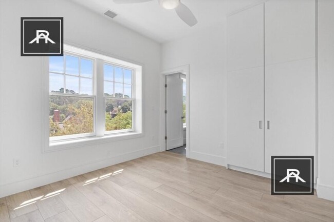 Building Photo - 4 bedroom in Brookline MA 02446