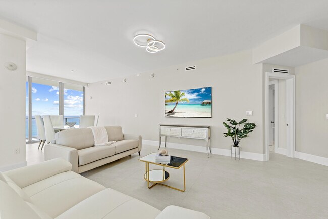 Building Photo - 3100 N Ocean Dr