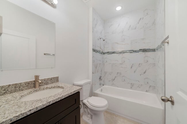 Building Photo - 10616 N Didiscus Dr