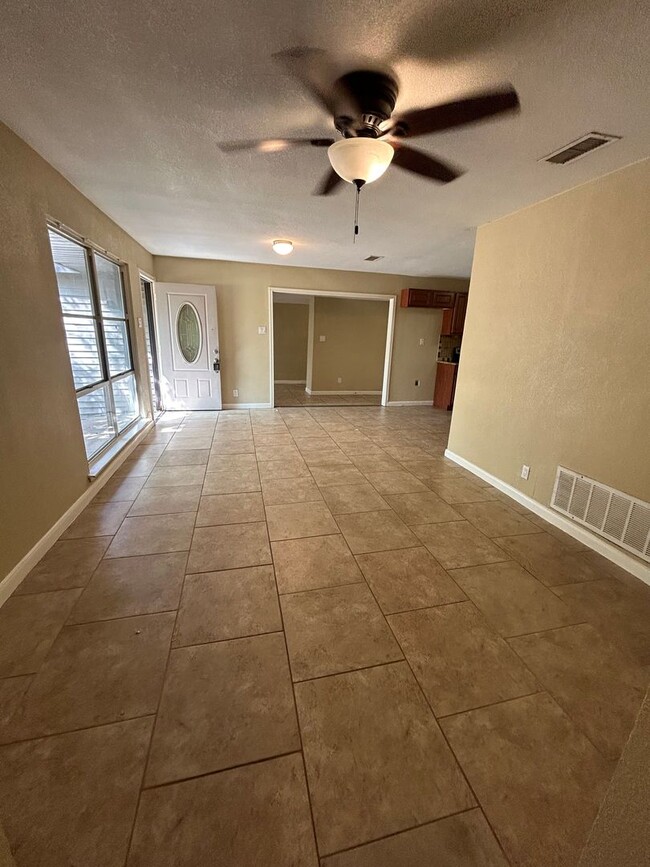 Building Photo - Make yourself at home!
