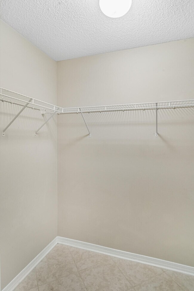 Building Photo - 8778 Faye Ct