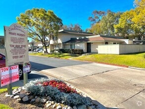 Building Photo - Upgraded 3 Bed 1.5 Bath Condo in Mira Mesa