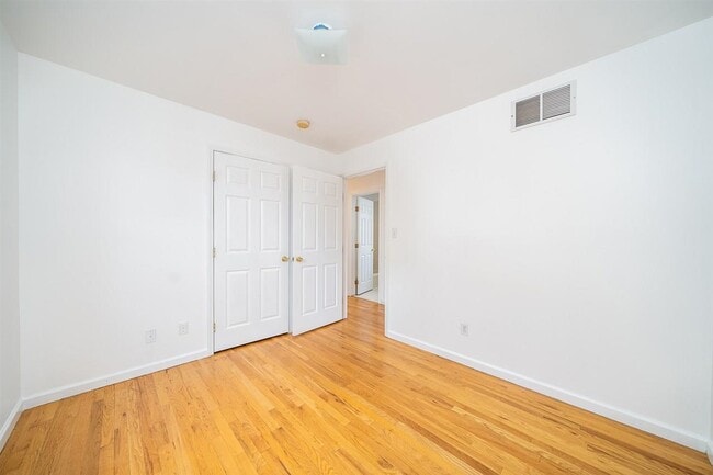 Building Photo - 38 W 20th St