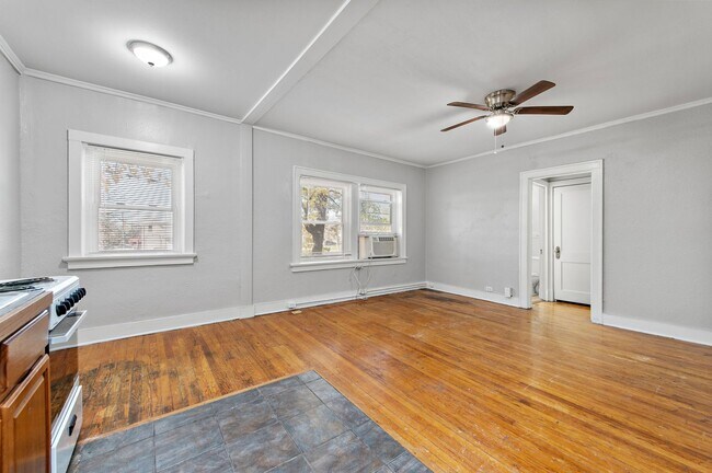 Interior Photo - FENWICK