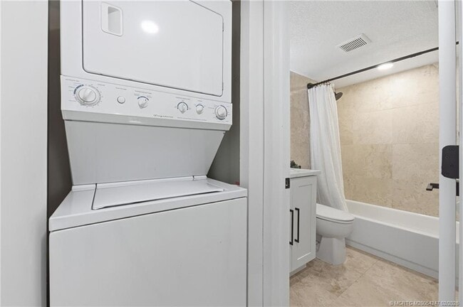 Building Photo - 1155 Lake Shore Dr