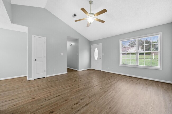 Building Photo - 402 Faulkner Dr
